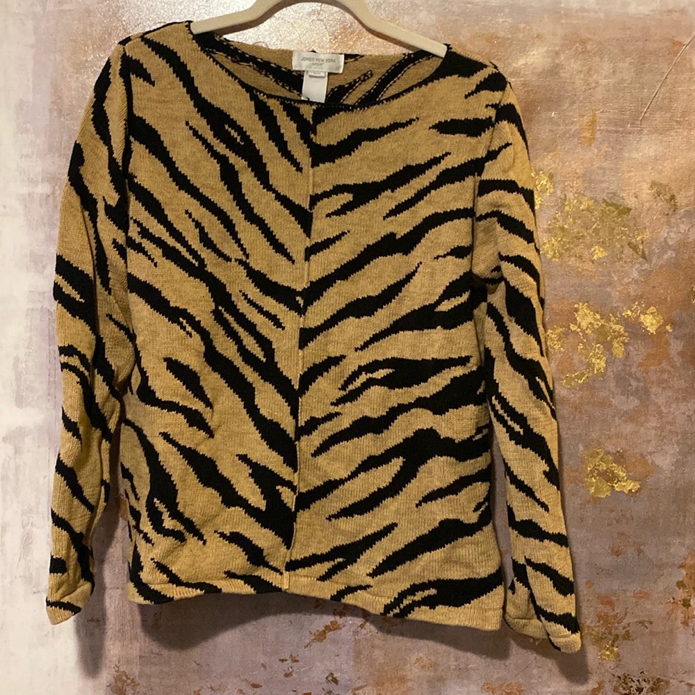 Jones New York Women's Black and Brown Jumper - Tiger Print - vintage